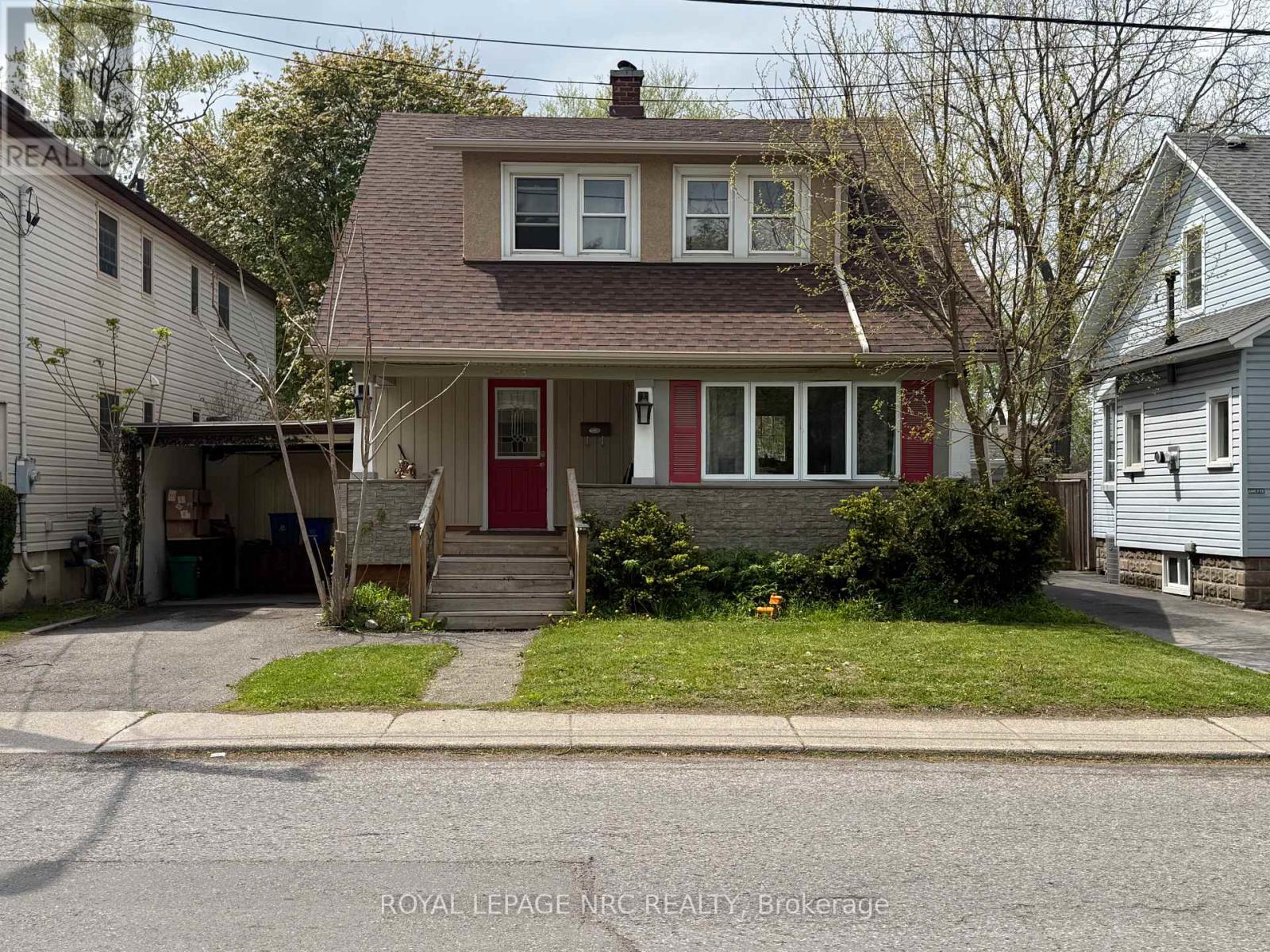 Lower Unit - 5715 Highland Avenue, Niagara Falls, Ontario  L2G 4X2 - Photo 1 - X13131078