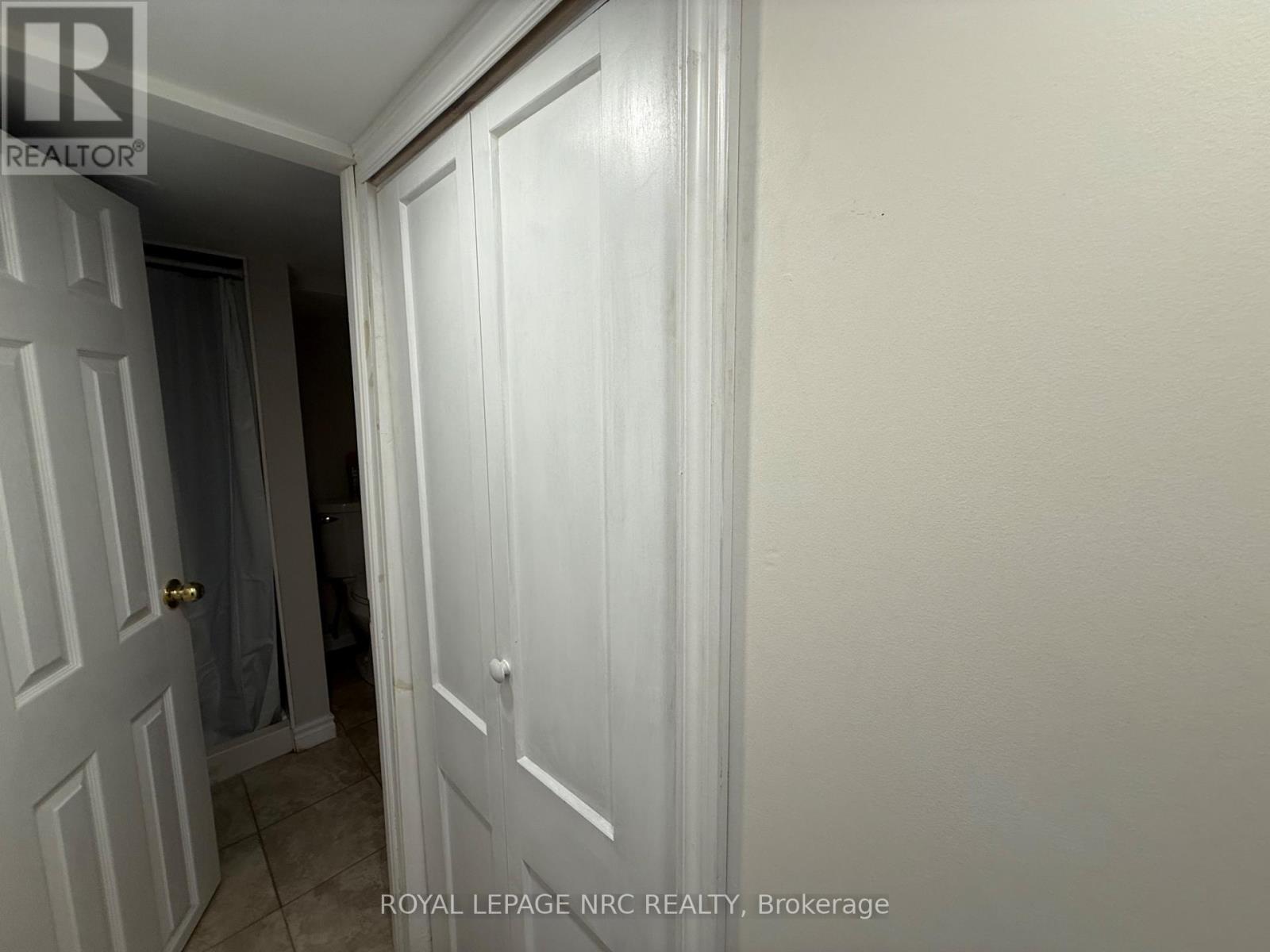 Lower Unit - 5715 Highland Avenue, Niagara Falls, Ontario  L2G 4X2 - Photo 10 - X13131078