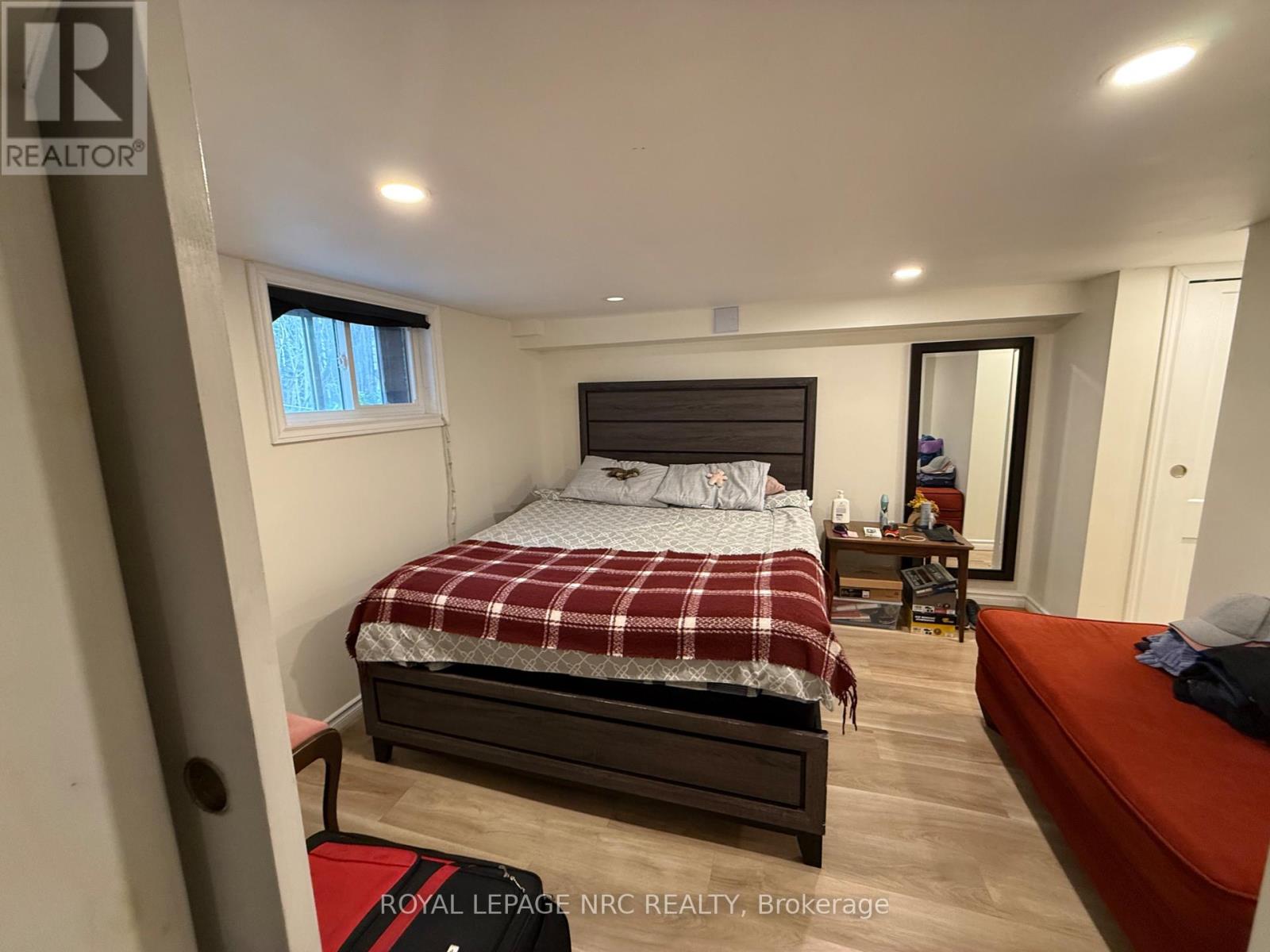 Lower Unit - 5715 Highland Avenue, Niagara Falls, Ontario  L2G 4X2 - Photo 7 - X13131078