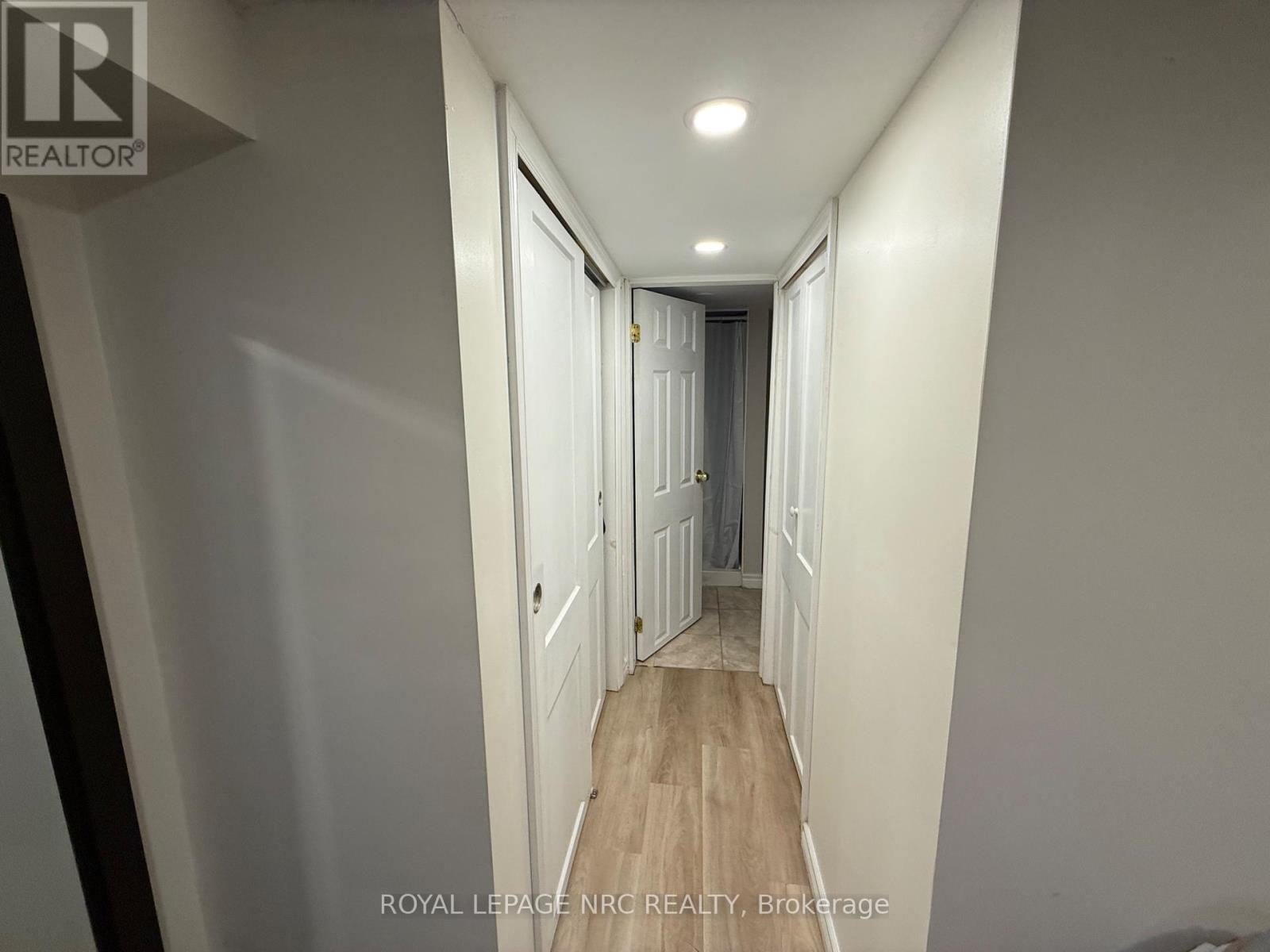 Lower Unit - 5715 Highland Avenue, Niagara Falls, Ontario  L2G 4X2 - Photo 8 - X13131078