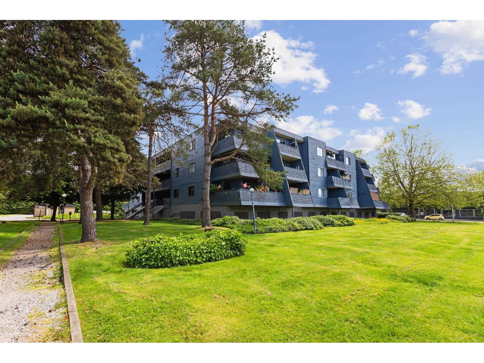 212 17661 58a Avenue, Surrey, British Columbia  V3S 1N4 - Photo 1 - R3098016