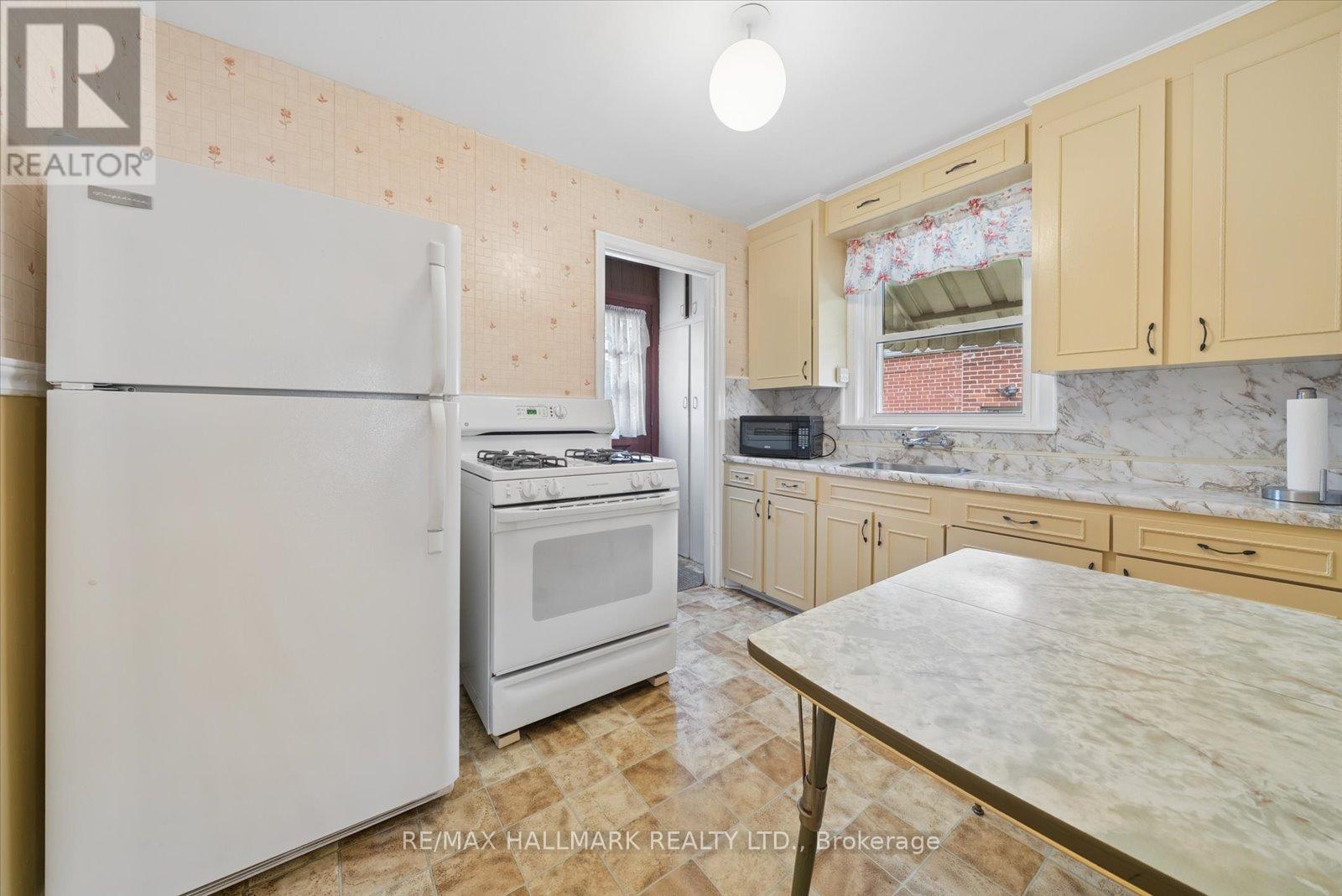 51 Bertha Avenue, Toronto, Ontario  M1L 3M1 - Photo 12 - E13131050