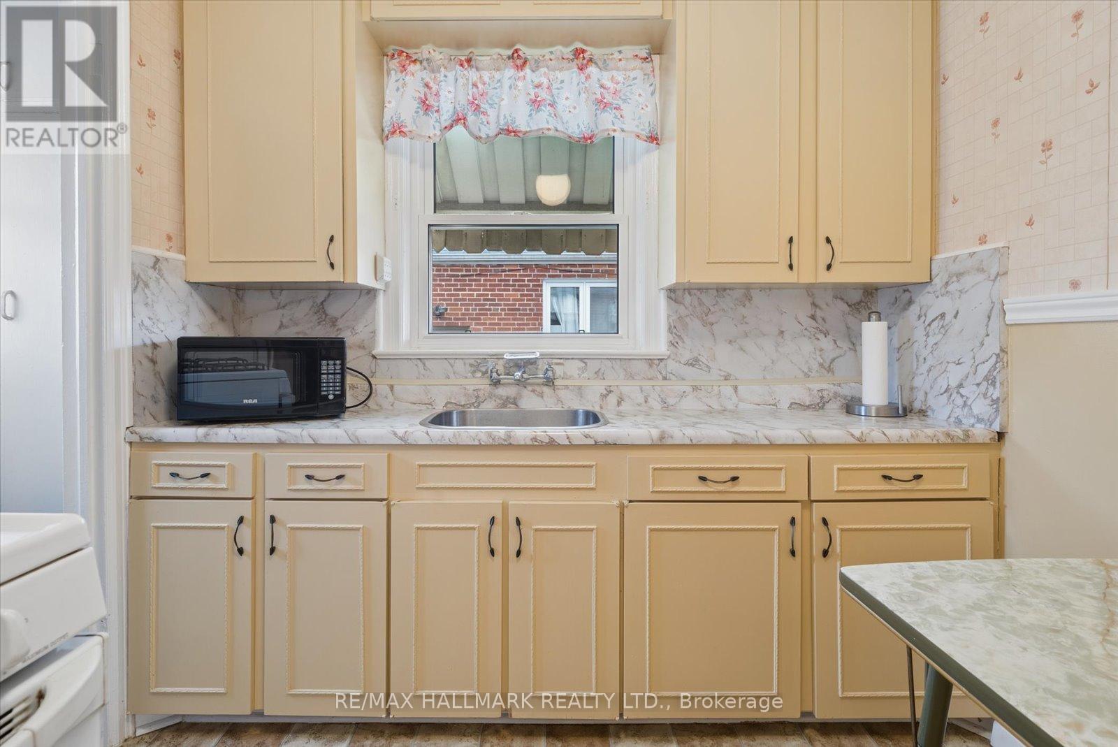 51 Bertha Avenue, Toronto, Ontario  M1L 3M1 - Photo 13 - E13131050
