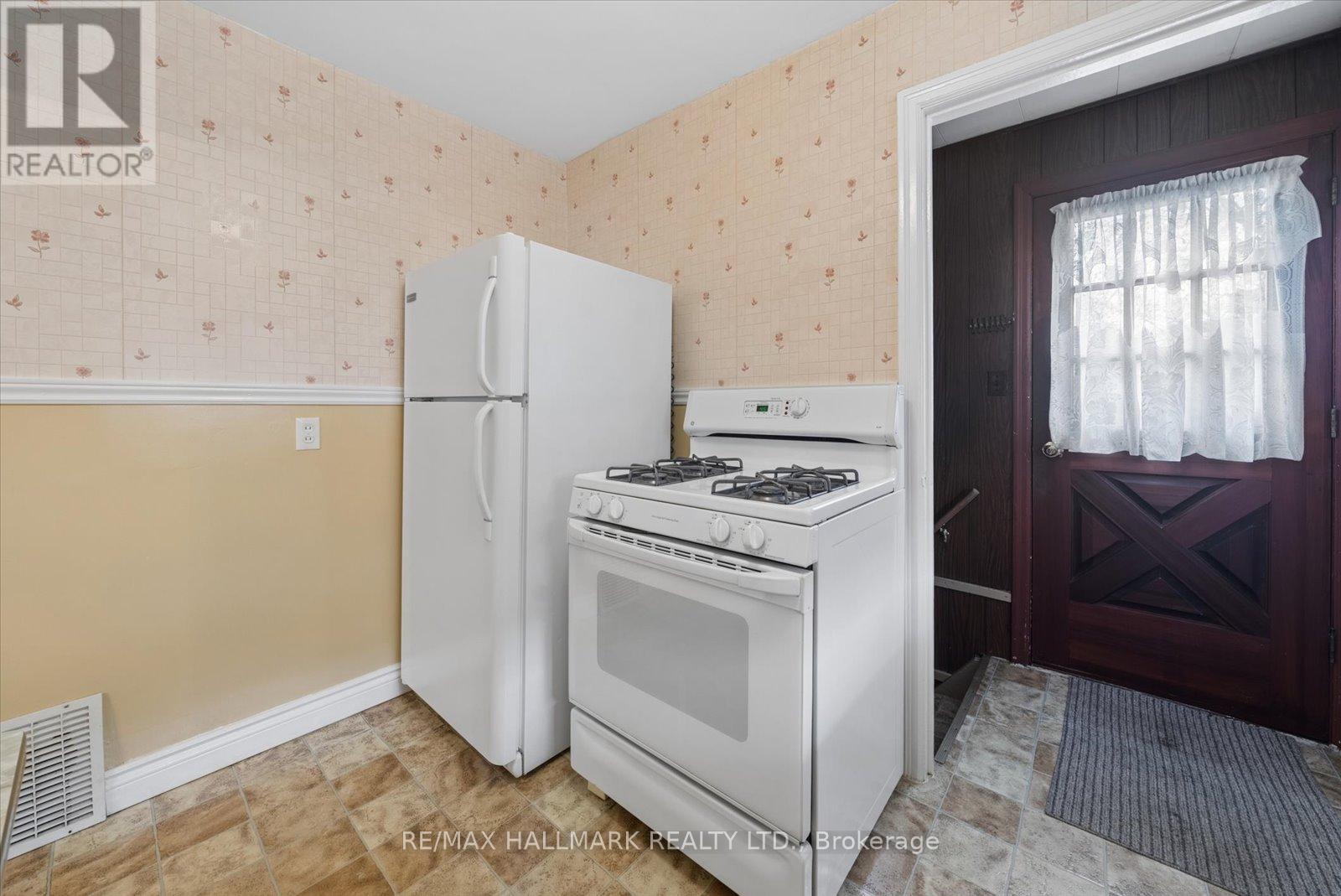 51 Bertha Avenue, Toronto, Ontario  M1L 3M1 - Photo 15 - E13131050
