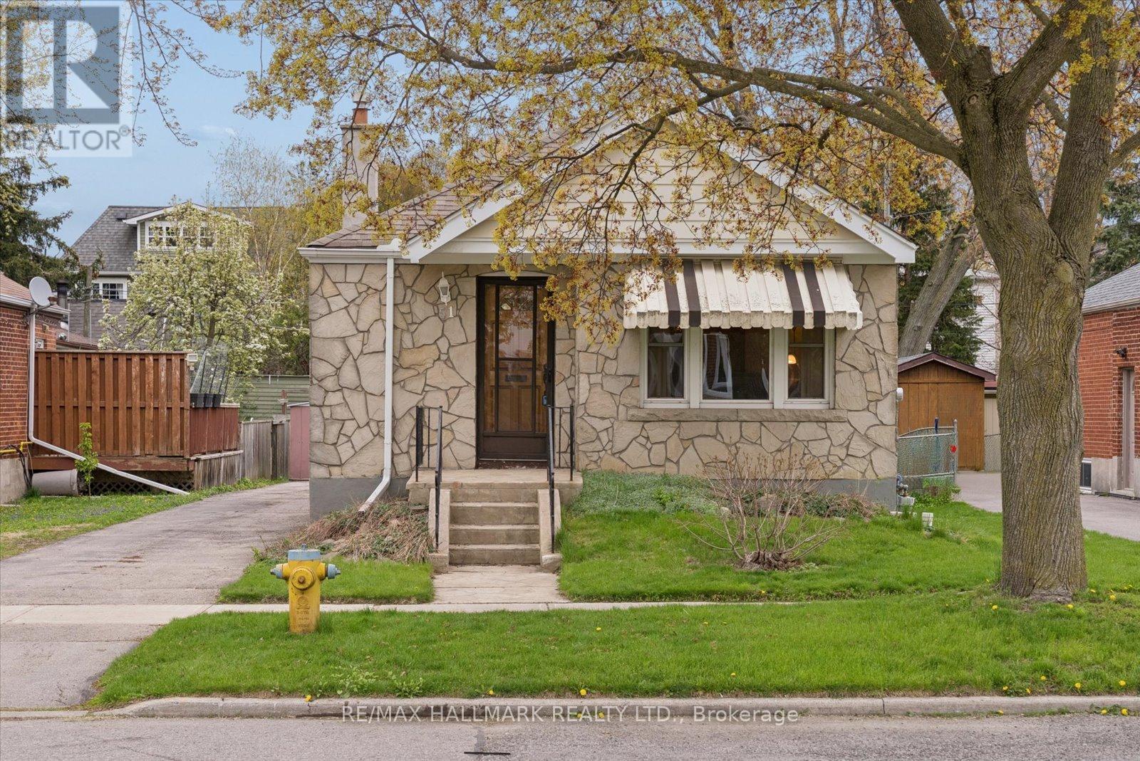 51 Bertha Avenue, Toronto, Ontario  M1L 3M1 - Photo 2 - E13131050