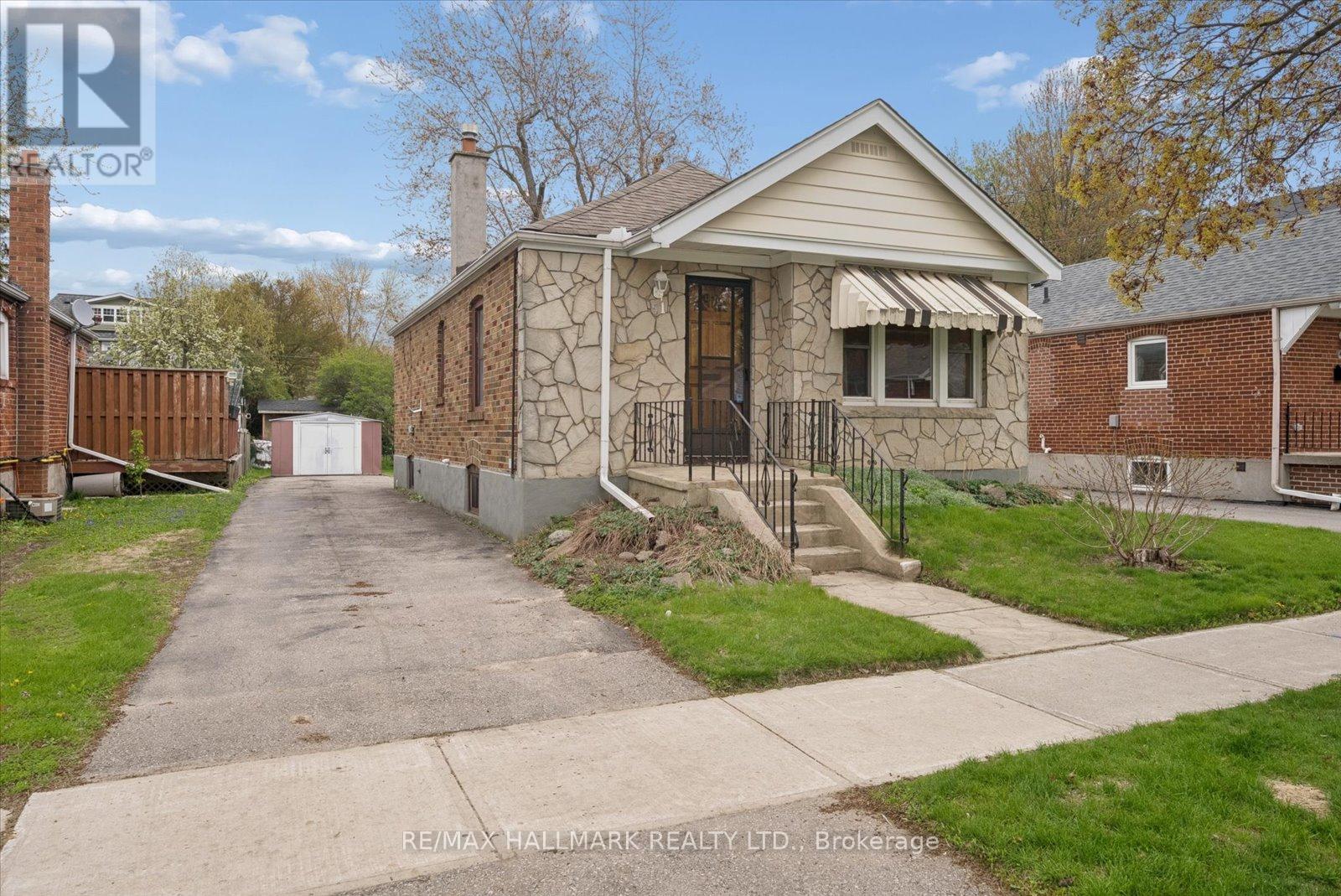 51 Bertha Avenue, Toronto, Ontario  M1L 3M1 - Photo 3 - E13131050