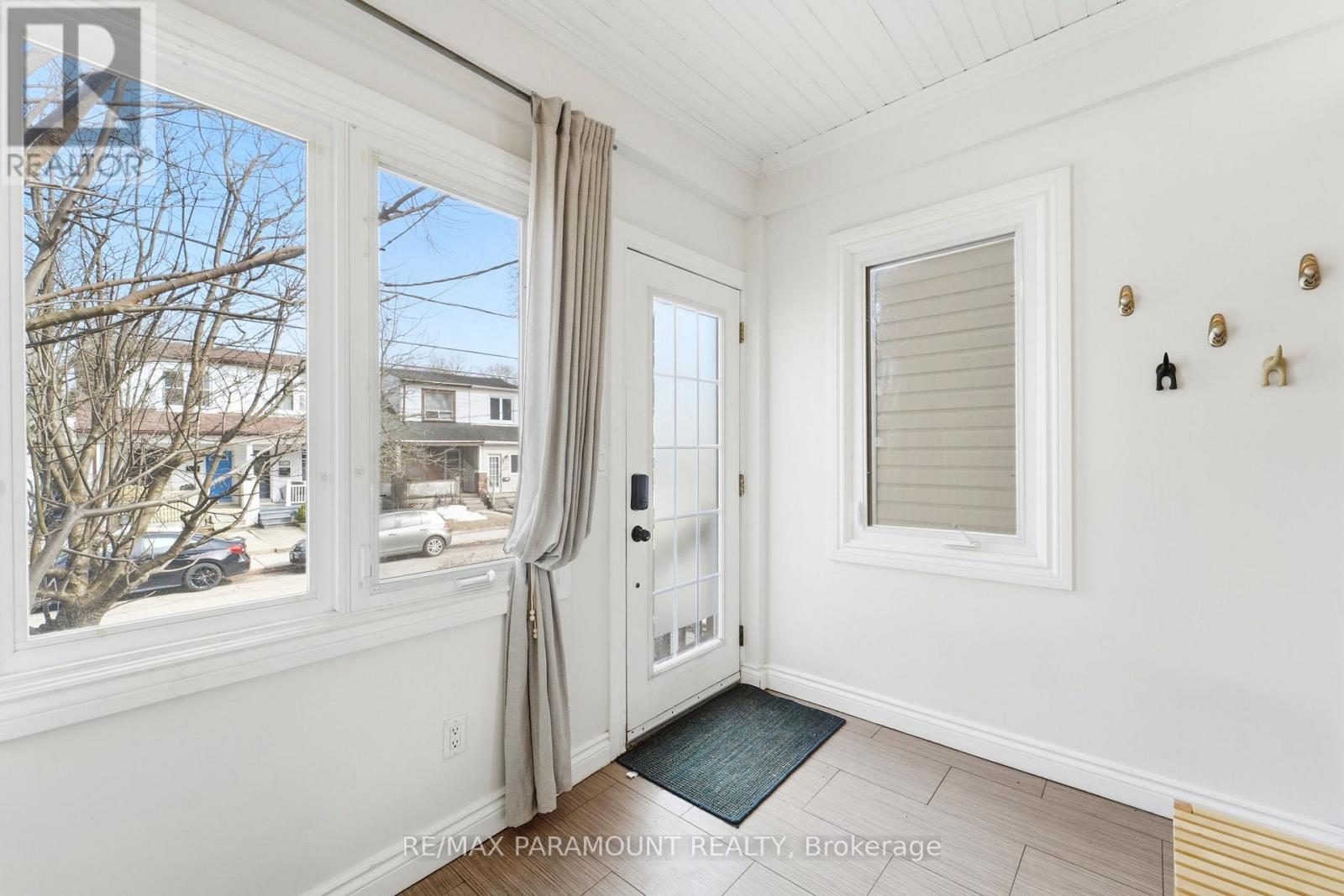 670 Rhodes Avenue, Toronto, Ontario  M4J 4X6 - Photo 15 - E13131086