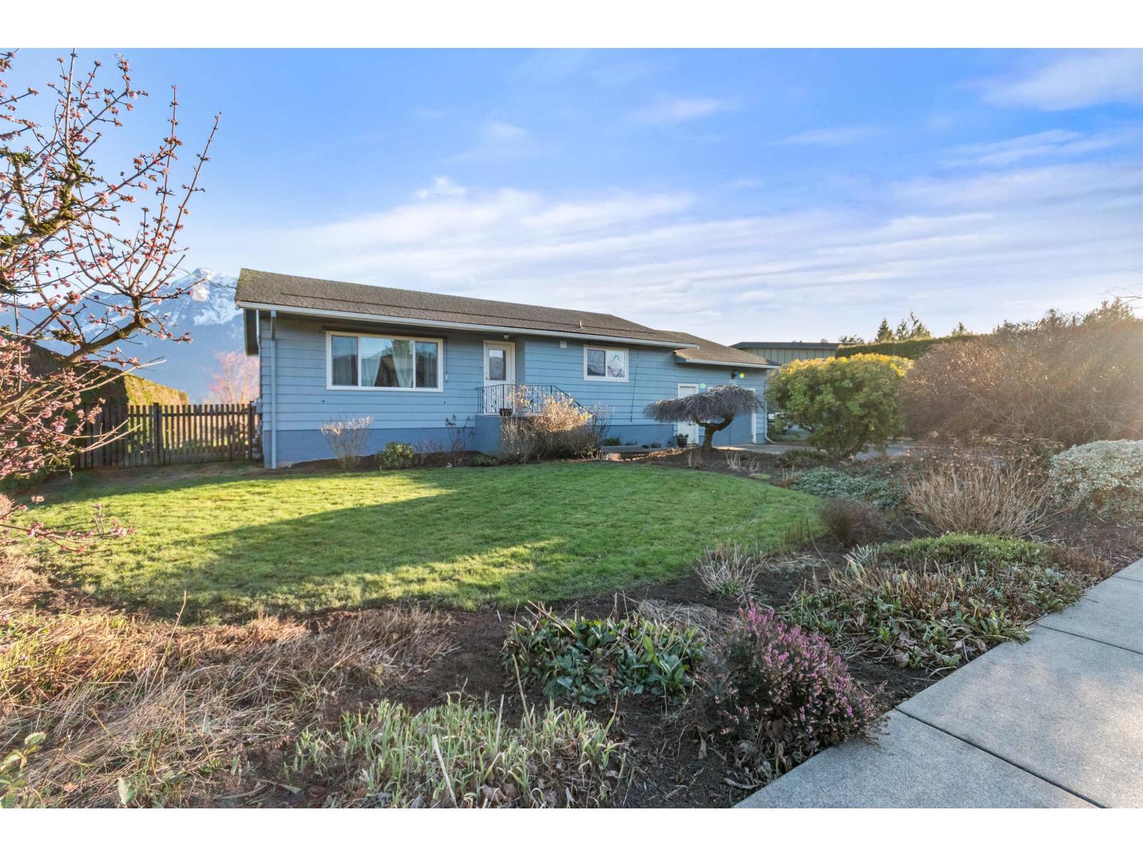 1732 Agassiz Avenue, Agassiz, Agassiz, British Columbia  V0M 1A3 - Photo 1 - R3124029