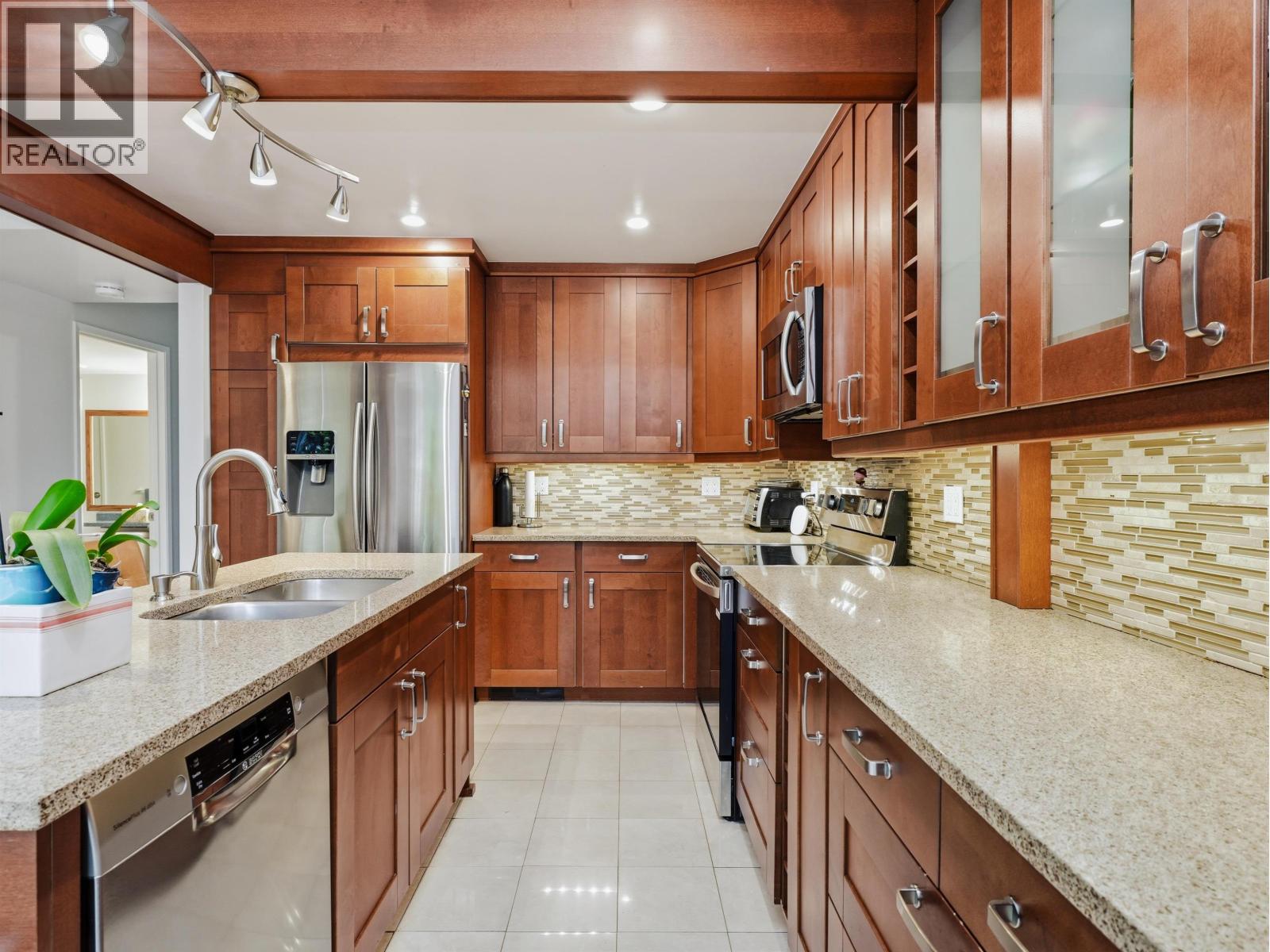 3542 Hurst Place, Vancouver, British Columbia  V5S 4C8 - Photo 4 - R3121016