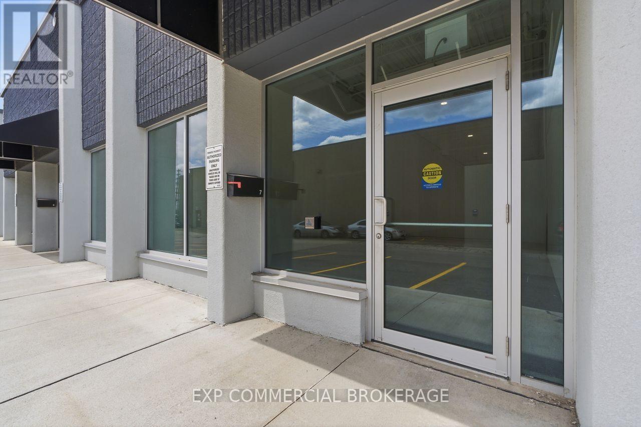 7 - 397 HUMBERLINE DRIVE, Toronto, Ontario