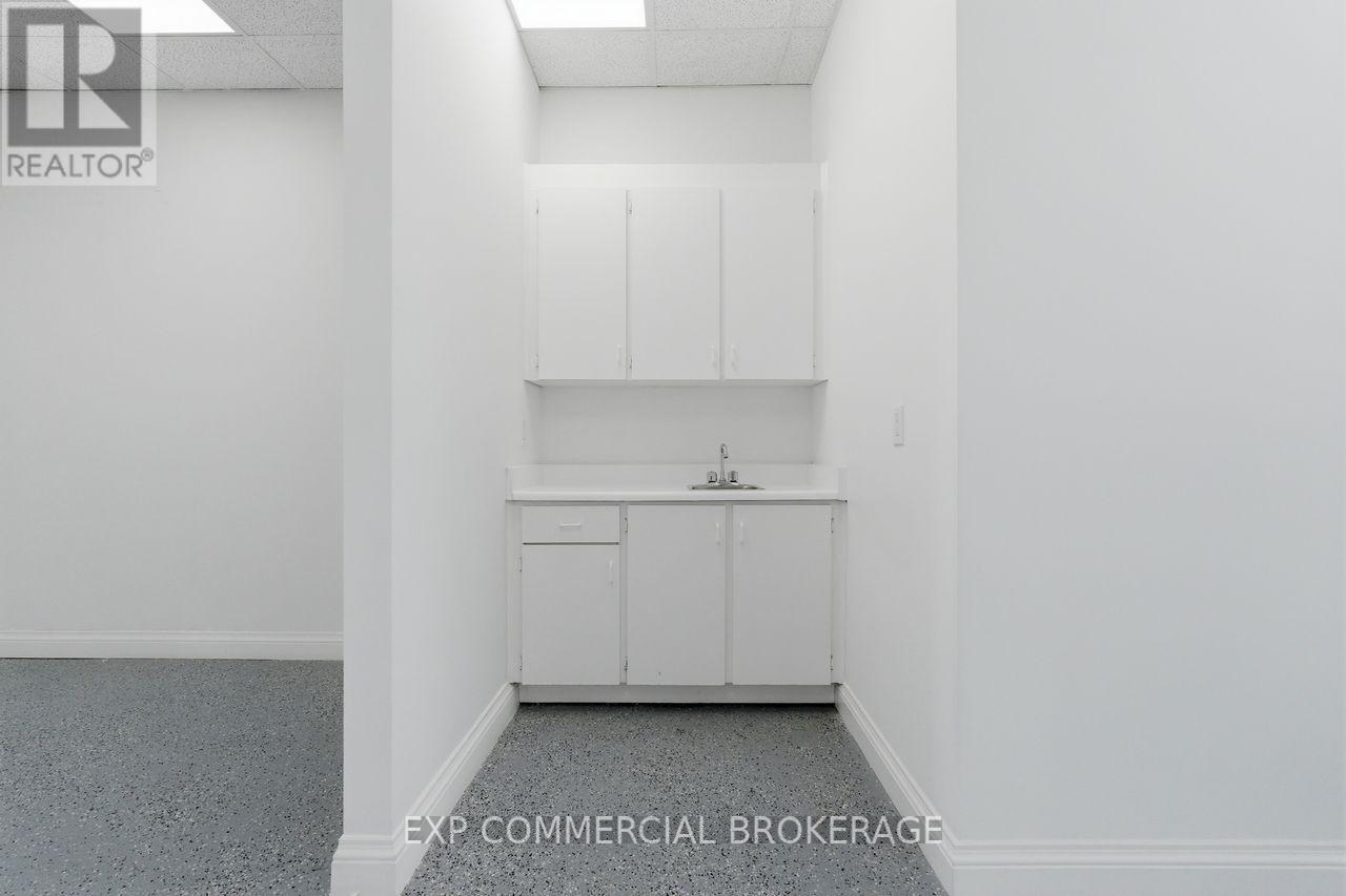 5 - 397 Humberline Drive, Toronto, Ontario  M9W 5T5 - Photo 4 - W13131126
