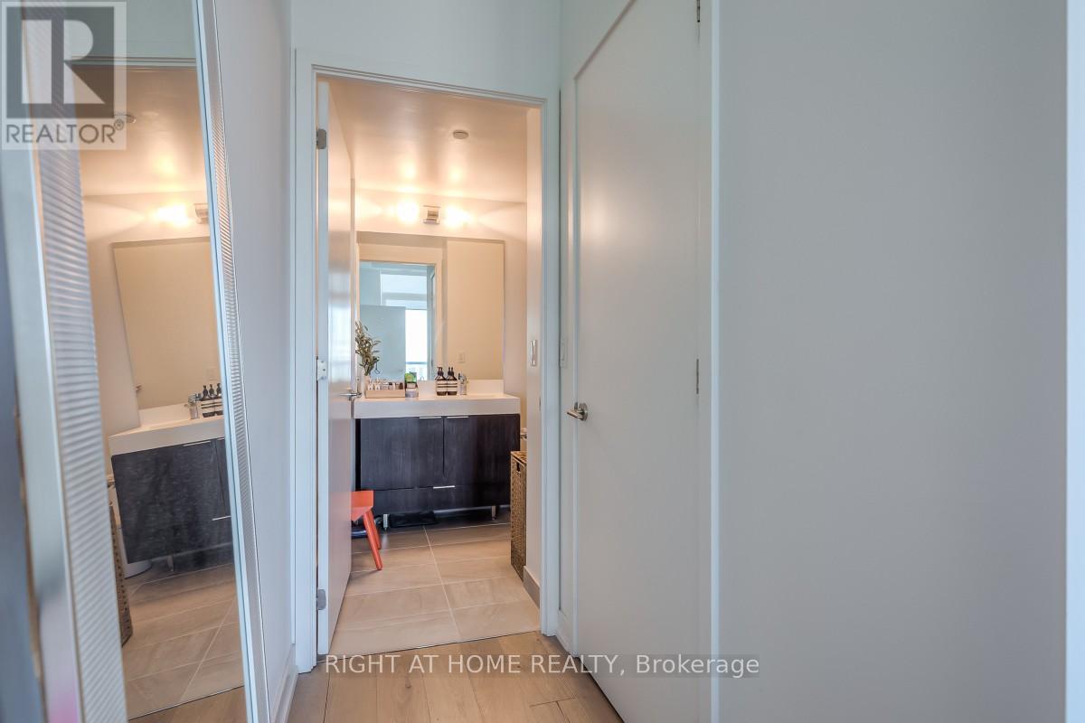 1211 - 3100 Keele Street, Toronto, Ontario  M3M 2H4 - Photo 17 - W13131158