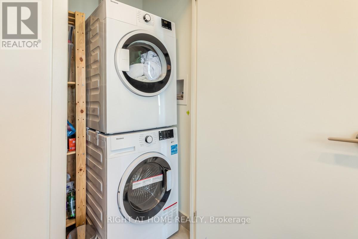 1211 - 3100 Keele Street, Toronto, Ontario  M3M 2H4 - Photo 23 - W13131158
