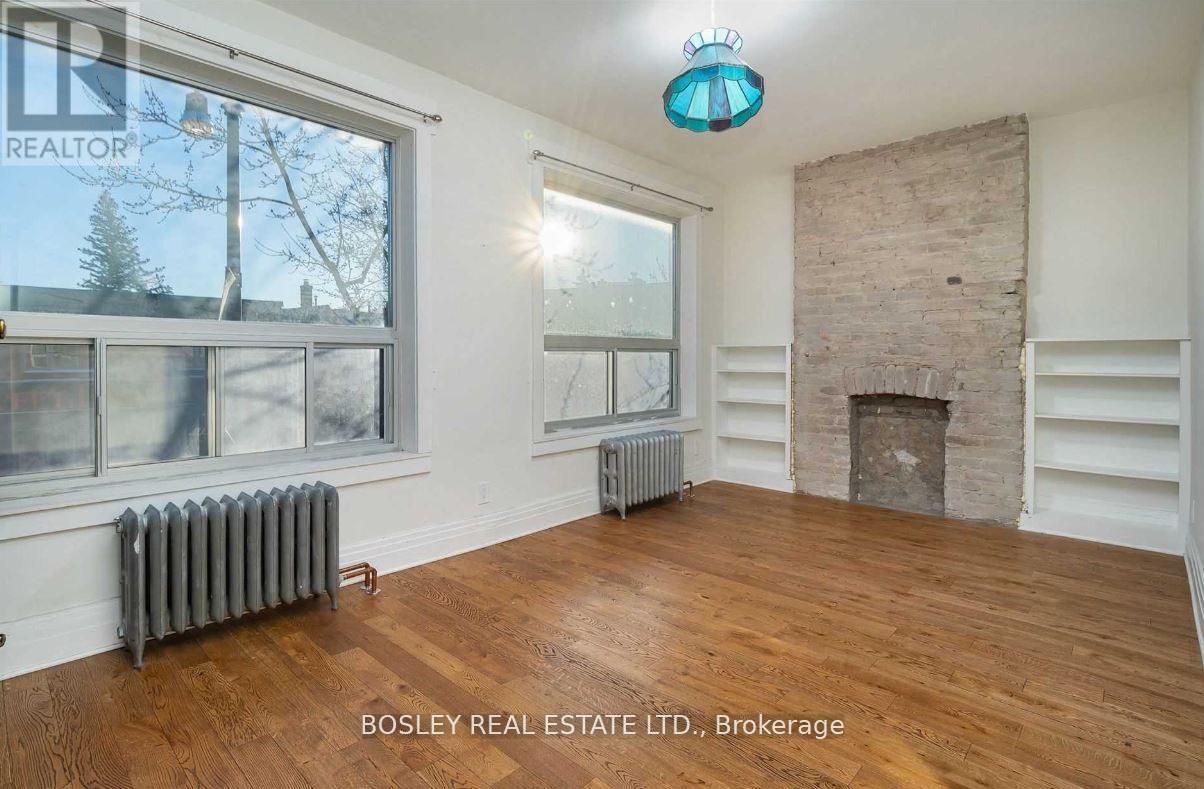 Upper - 2994 Dundas Street W, Toronto, Ontario  M6P 1Z3 - Photo 13 - W13131160