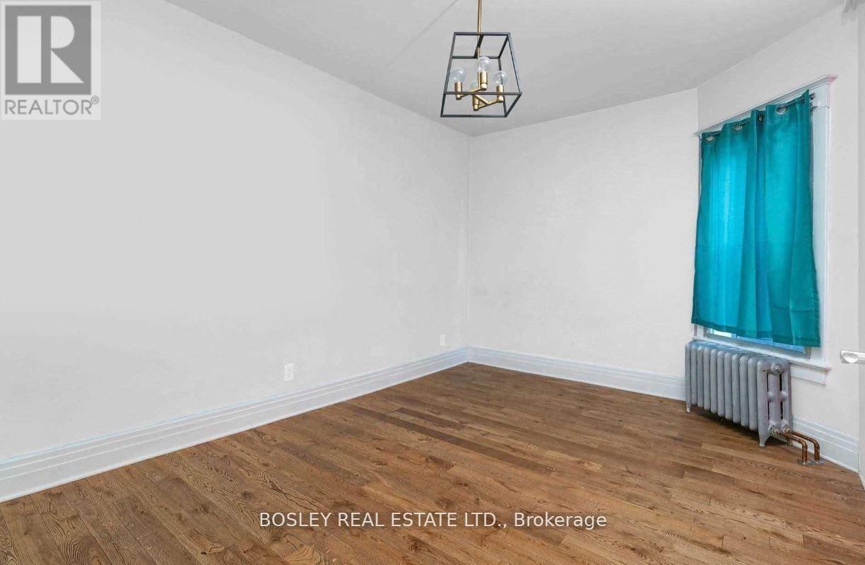 Upper - 2994 Dundas Street W, Toronto, Ontario  M6P 1Z3 - Photo 15 - W13131160