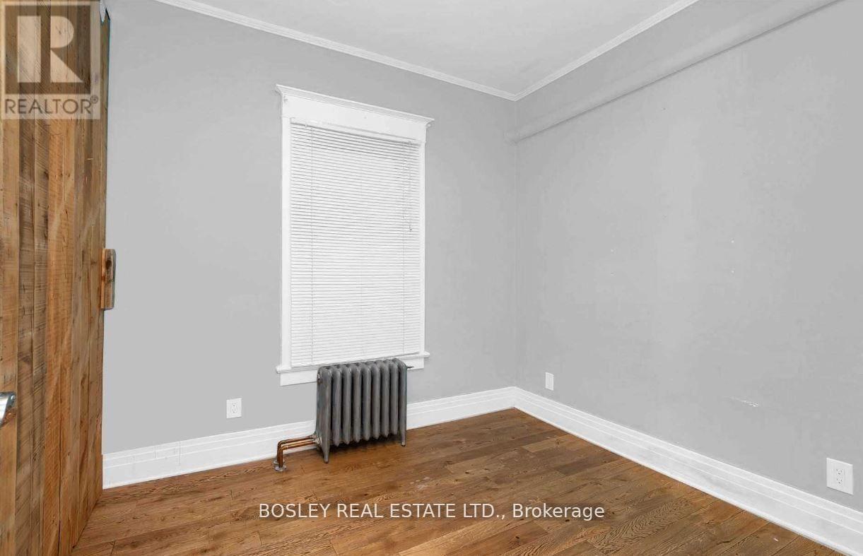 Upper - 2994 Dundas Street W, Toronto, Ontario  M6P 1Z3 - Photo 16 - W13131160