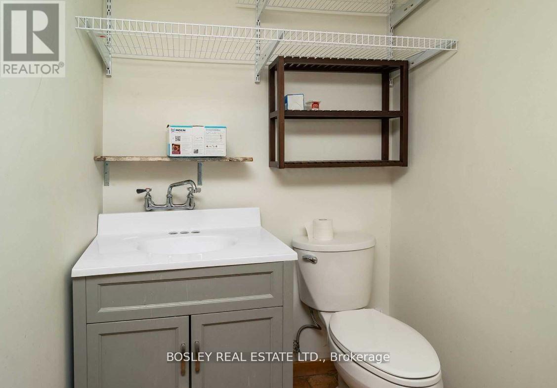 Upper - 2994 Dundas Street W, Toronto, Ontario  M6P 1Z3 - Photo 18 - W13131160