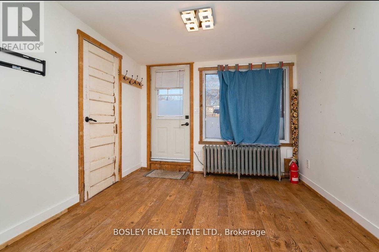 Upper - 2994 Dundas Street W, Toronto, Ontario  M6P 1Z3 - Photo 5 - W13131160