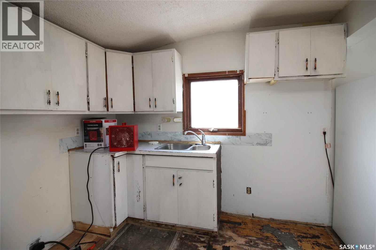 428 3rd Street W, Shaunavon, Saskatchewan  S0N 2M0 - Photo 15 - SK035898