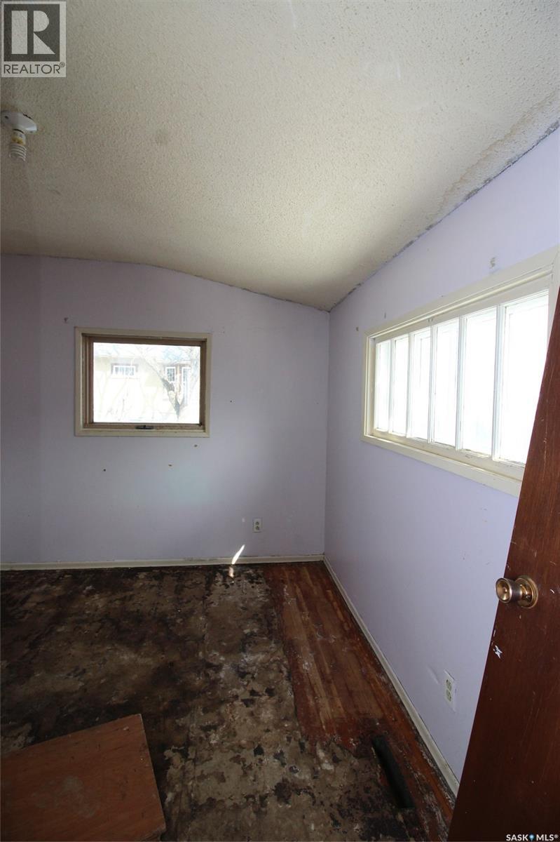 428 3rd Street W, Shaunavon, Saskatchewan  S0N 2M0 - Photo 16 - SK035898