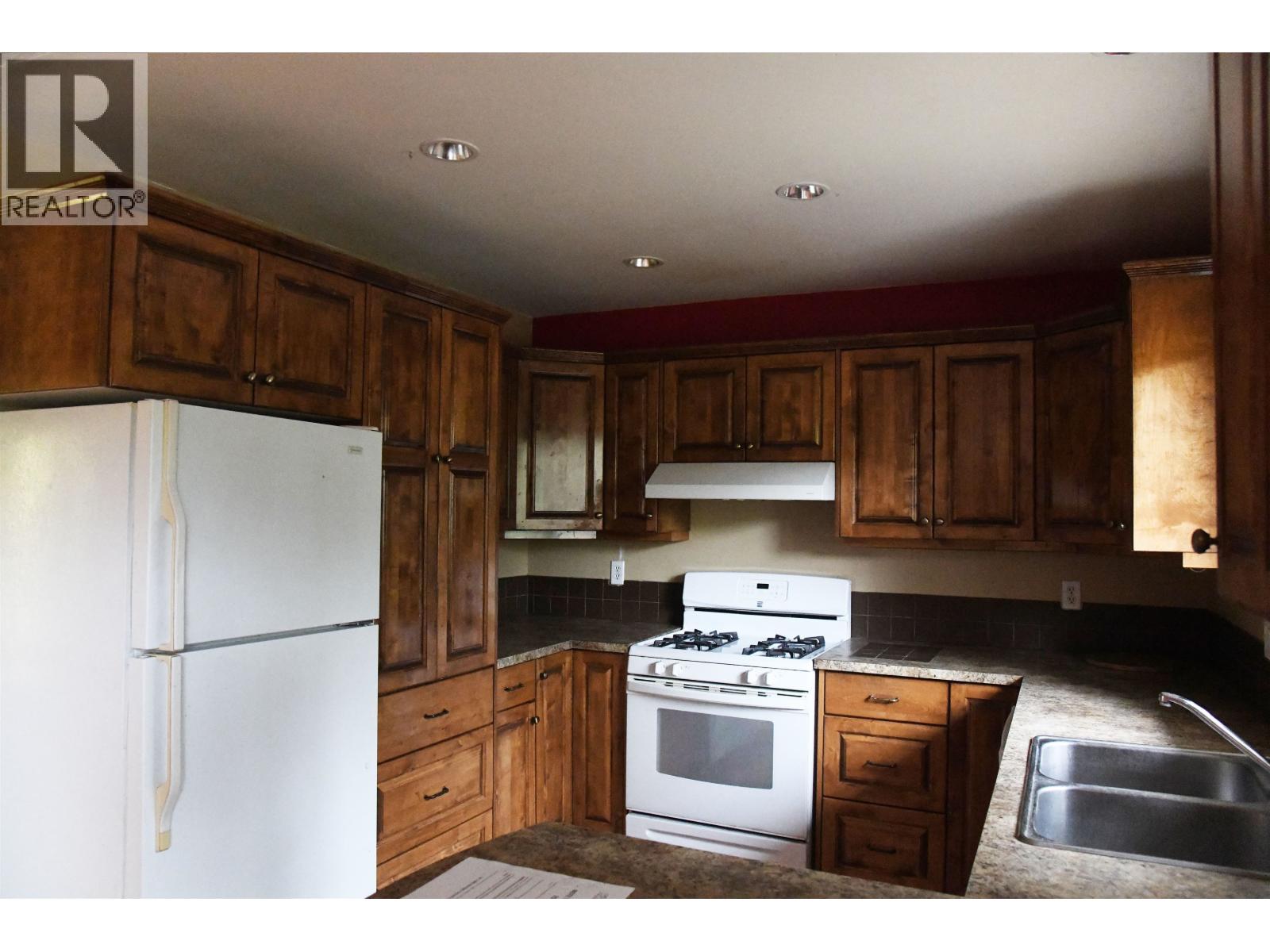6462 Mercer Road, 100 Mile House, British Columbia  V0K 2E3 - Photo 12 - R3123785