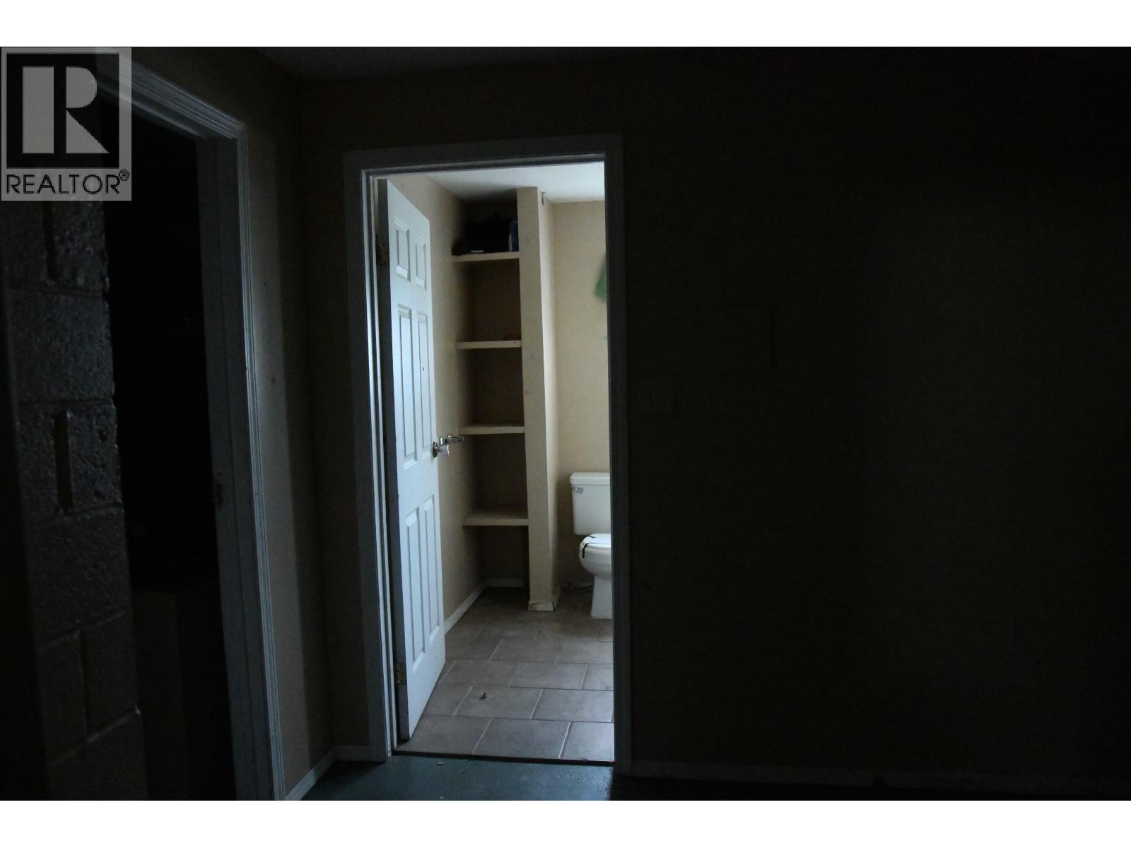 6462 Mercer Road, 100 Mile House, British Columbia  V0K 2E3 - Photo 23 - R3123785