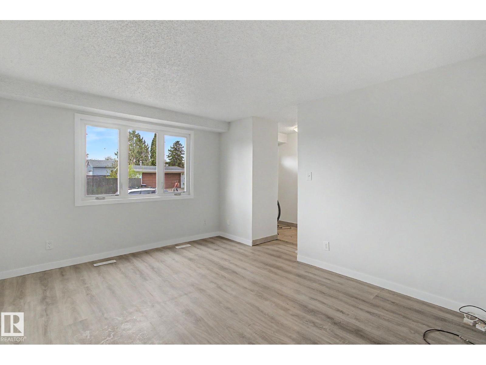 9b Clareview Vg Nw, Edmonton, Alberta  T5A 3P4 - Photo 12 - E4487844