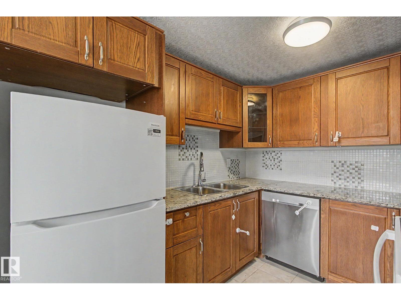 9b Clareview Vg Nw, Edmonton, Alberta  T5A 3P4 - Photo 13 - E4487844