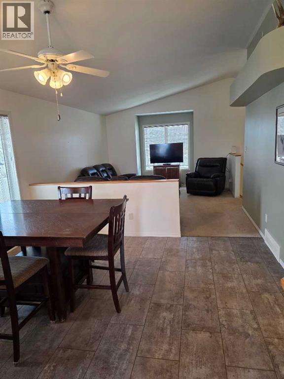 4 St James Boulevard N, Lethbridge, Alberta  T1H 6M5 - Photo 5 - A2304770