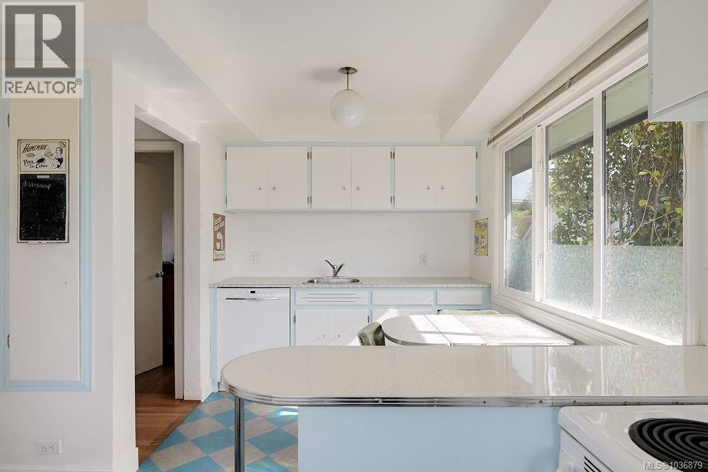 2106 Neil St, Oak Bay, British Columbia  V8R 3E4 - Photo 24 - 1036879