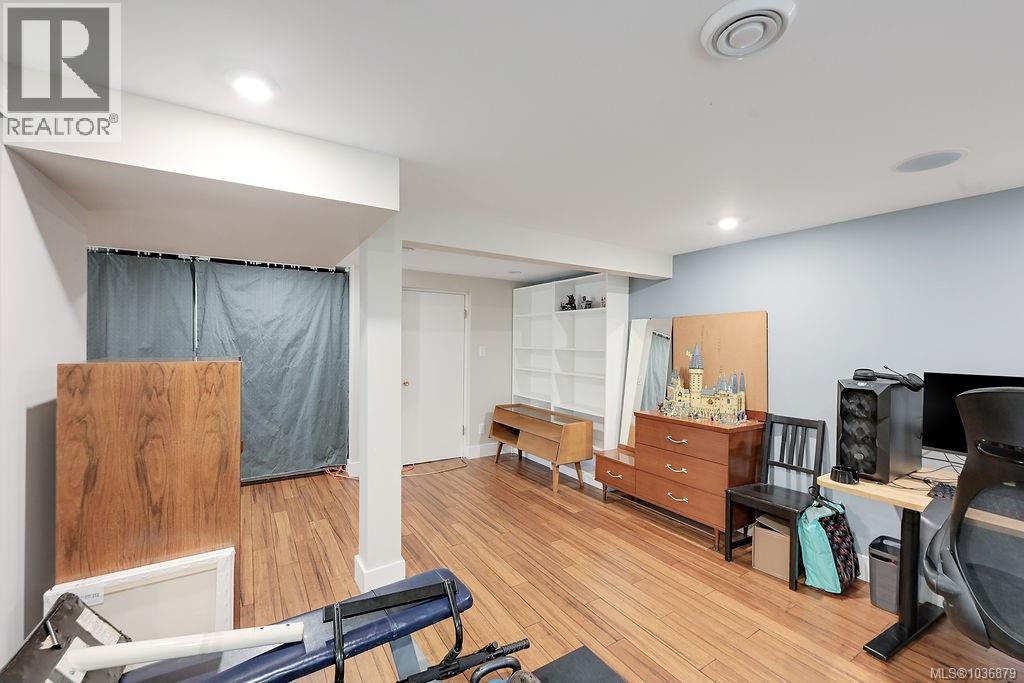 2106 Neil St, Oak Bay, British Columbia  V8R 3E4 - Photo 45 - 1036879