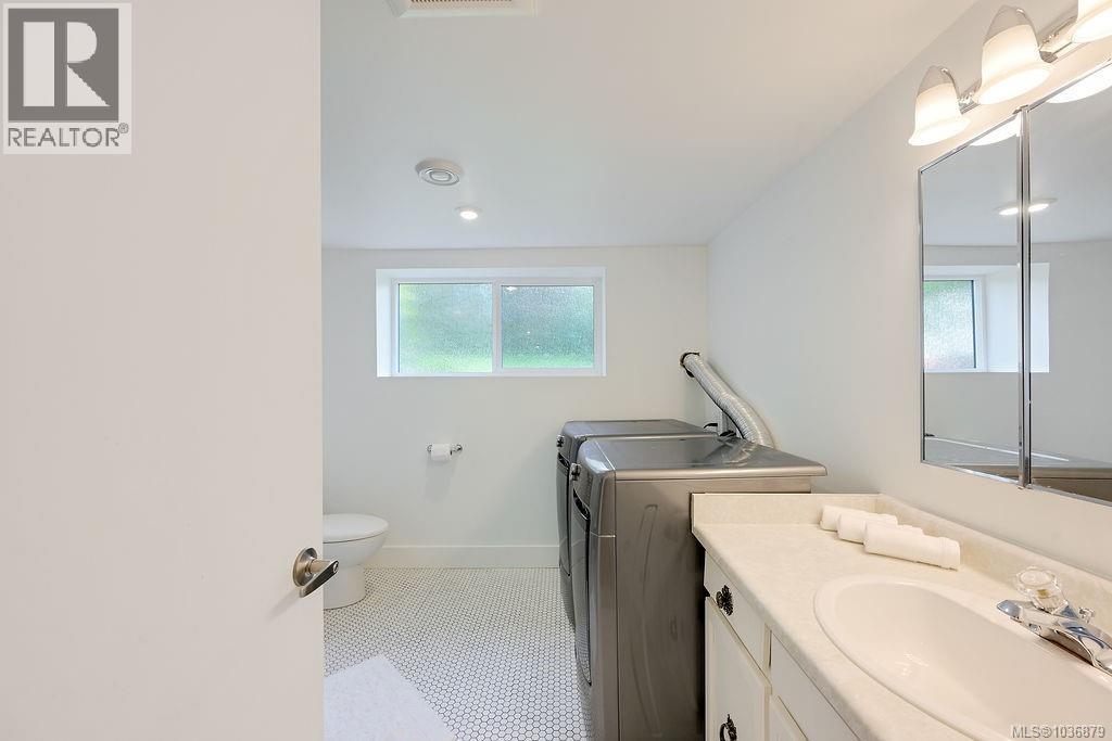 2106 Neil St, Oak Bay, British Columbia  V8R 3E4 - Photo 50 - 1036879