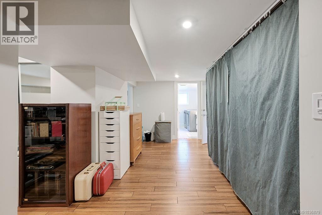 2106 Neil St, Oak Bay, British Columbia  V8R 3E4 - Photo 47 - 1036879