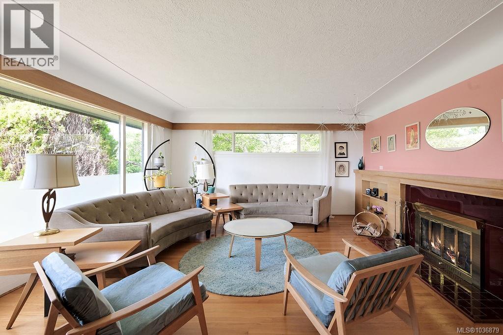 2106 Neil St, Oak Bay, British Columbia  V8R 3E4 - Photo 5 - 1036879