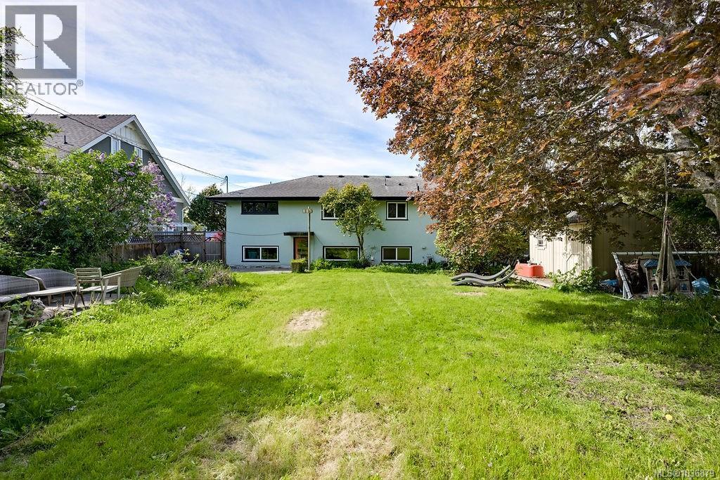2106 Neil St, Oak Bay, British Columbia  V8R 3E4 - Photo 62 - 1036879