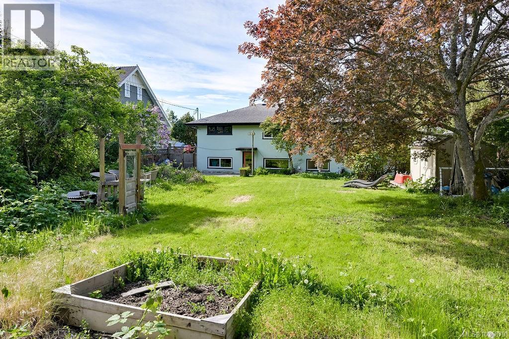 2106 Neil St, Oak Bay, British Columbia  V8R 3E4 - Photo 64 - 1036879