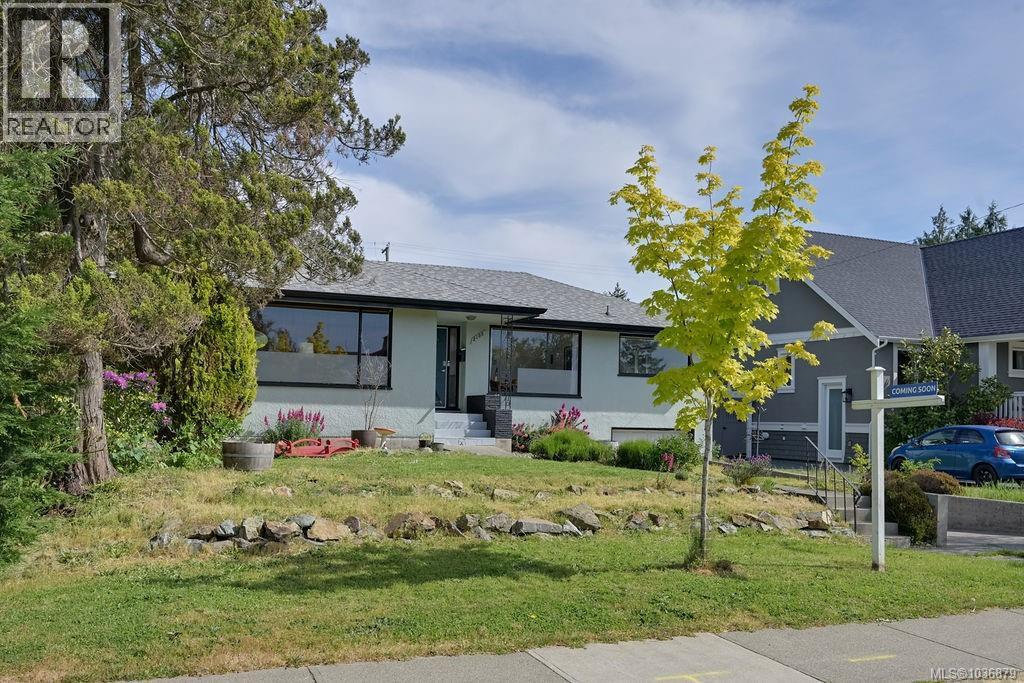 2106 Neil St, Oak Bay, British Columbia  V8R 3E4 - Photo 71 - 1036879