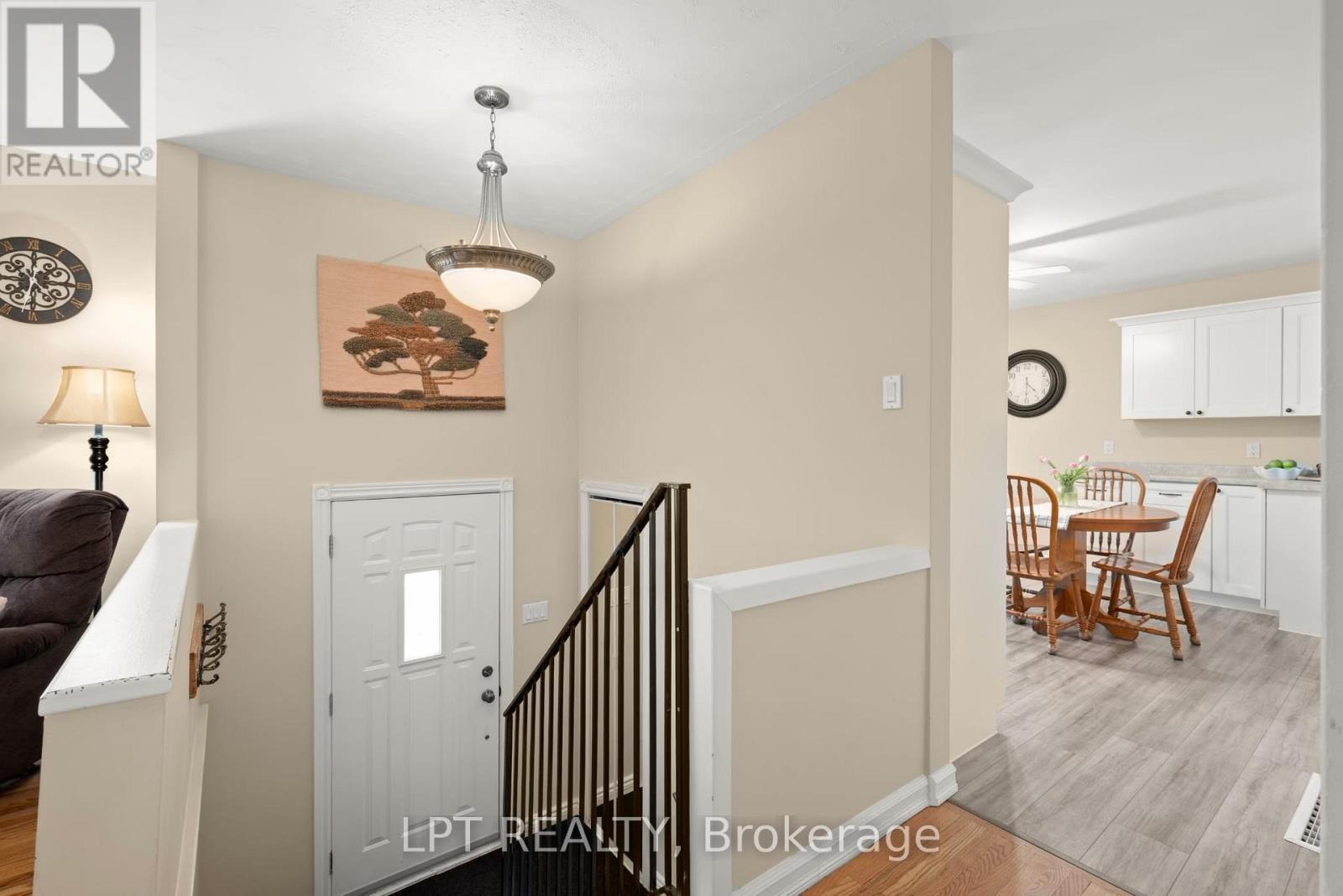56 St. Patrick Street, Kawartha Lakes, Ontario  K9V 1R5 - Photo 2 - X13131088