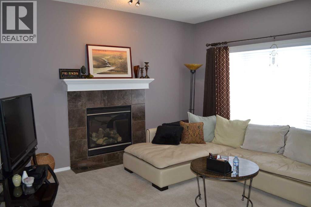 209 Lakeview Inlet, Chestermere, Alberta  T1X 1P4 - Photo 7 - A2294307