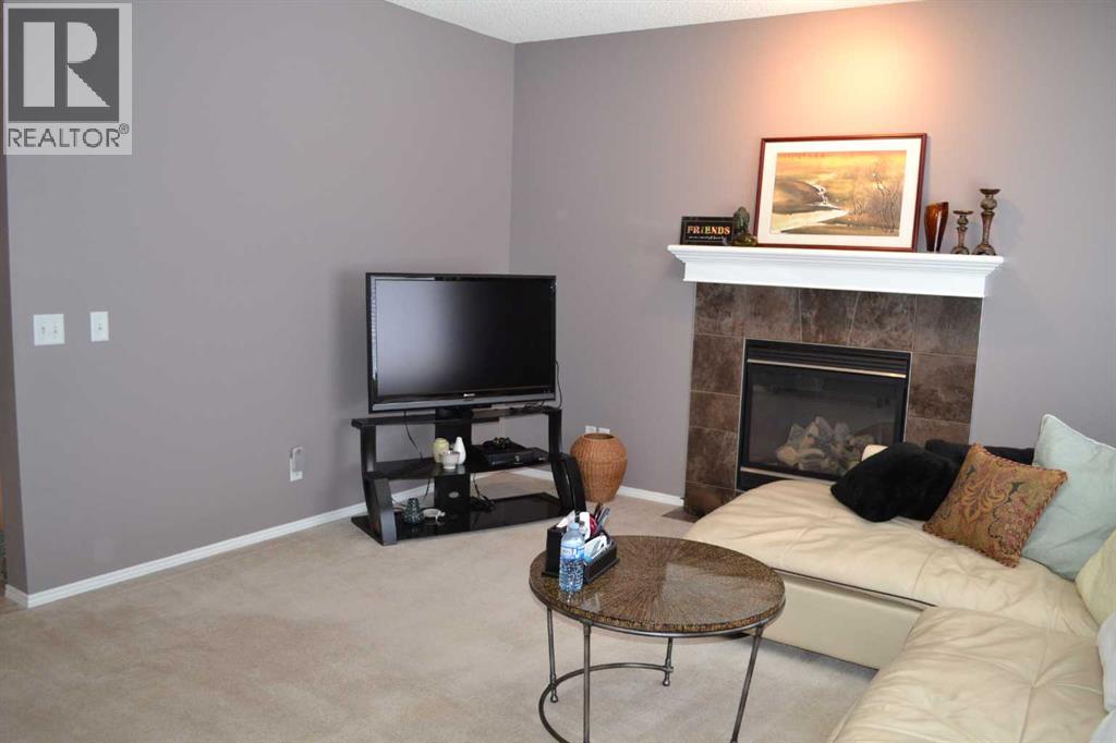 209 Lakeview Inlet, Chestermere, Alberta  T1X 1P4 - Photo 9 - A2294307