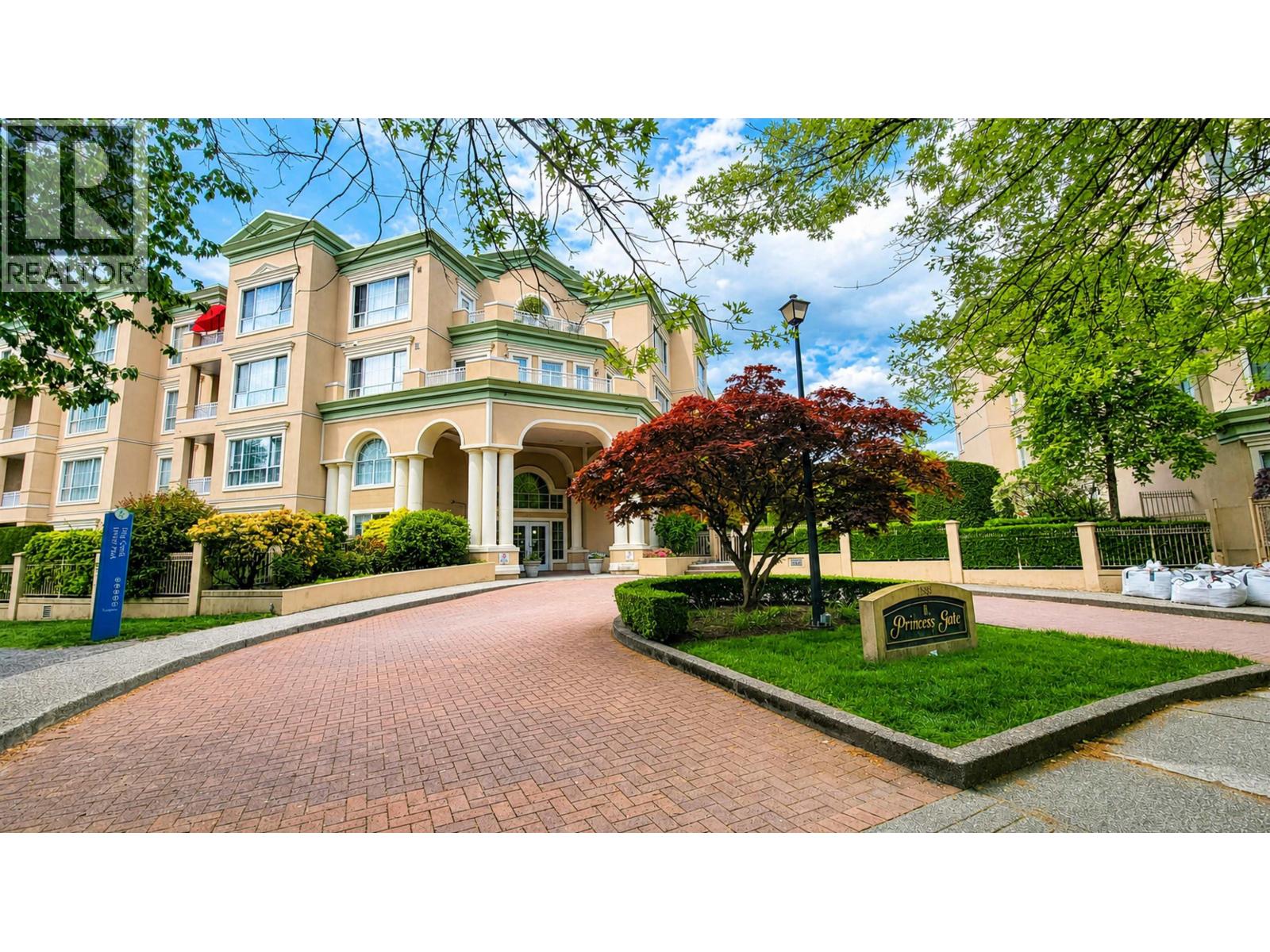 211 2985 Princess Crescent, Coquitlam, British Columbia  V3B 7P3 - Photo 1 - R3123988