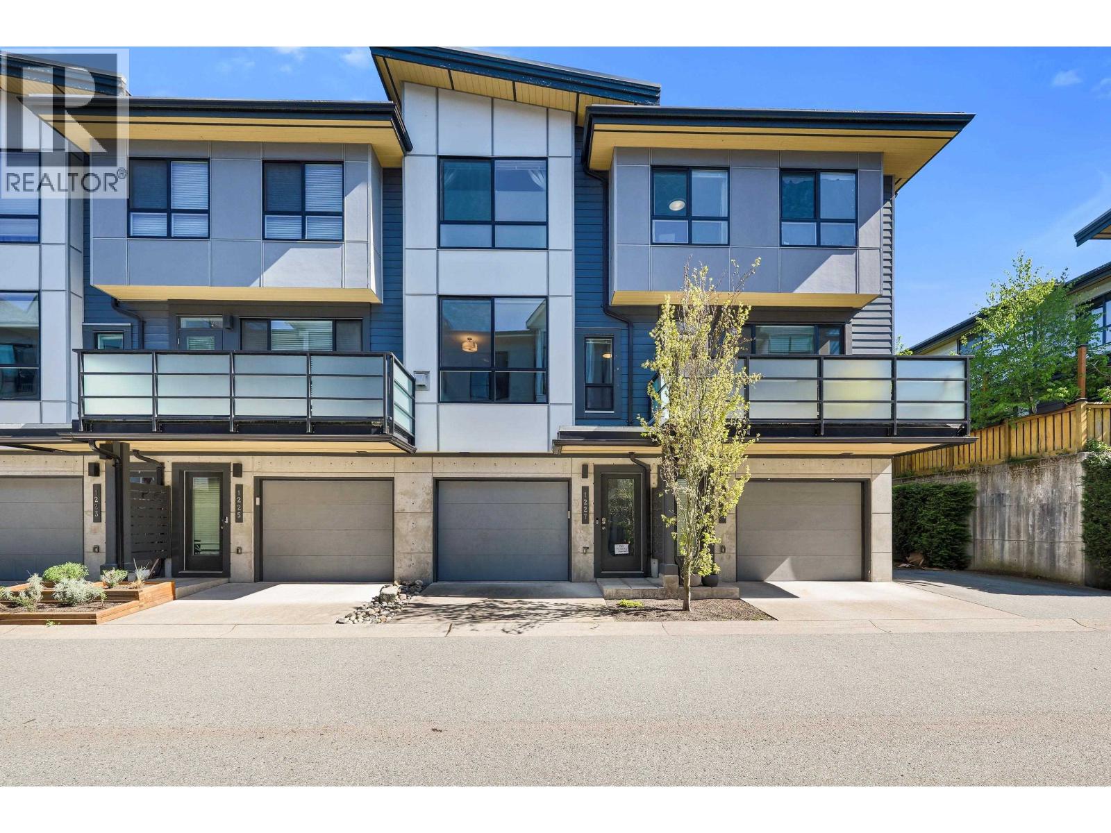 1227 BRANDYWINE DRIVE, Squamish, British Columbia
