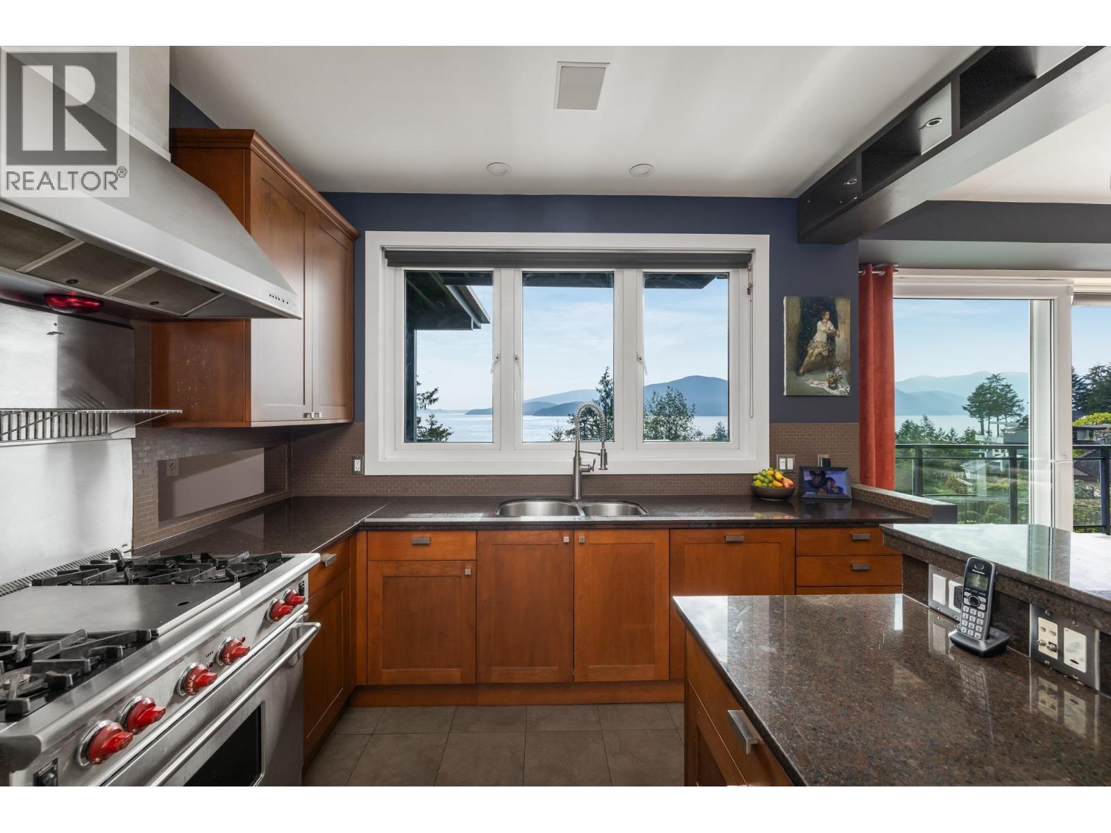 75 Tidewater Way, Lions Bay, British Columbia  V0N 2E0 - Photo 7 - R3123998