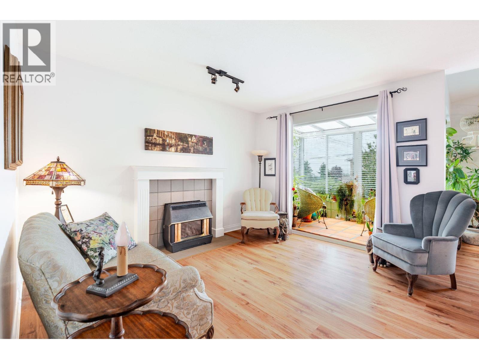 3298 Mahon Avenue, North Vancouver, British Columbia  V7N 3T5 - Photo 2 - R3123999