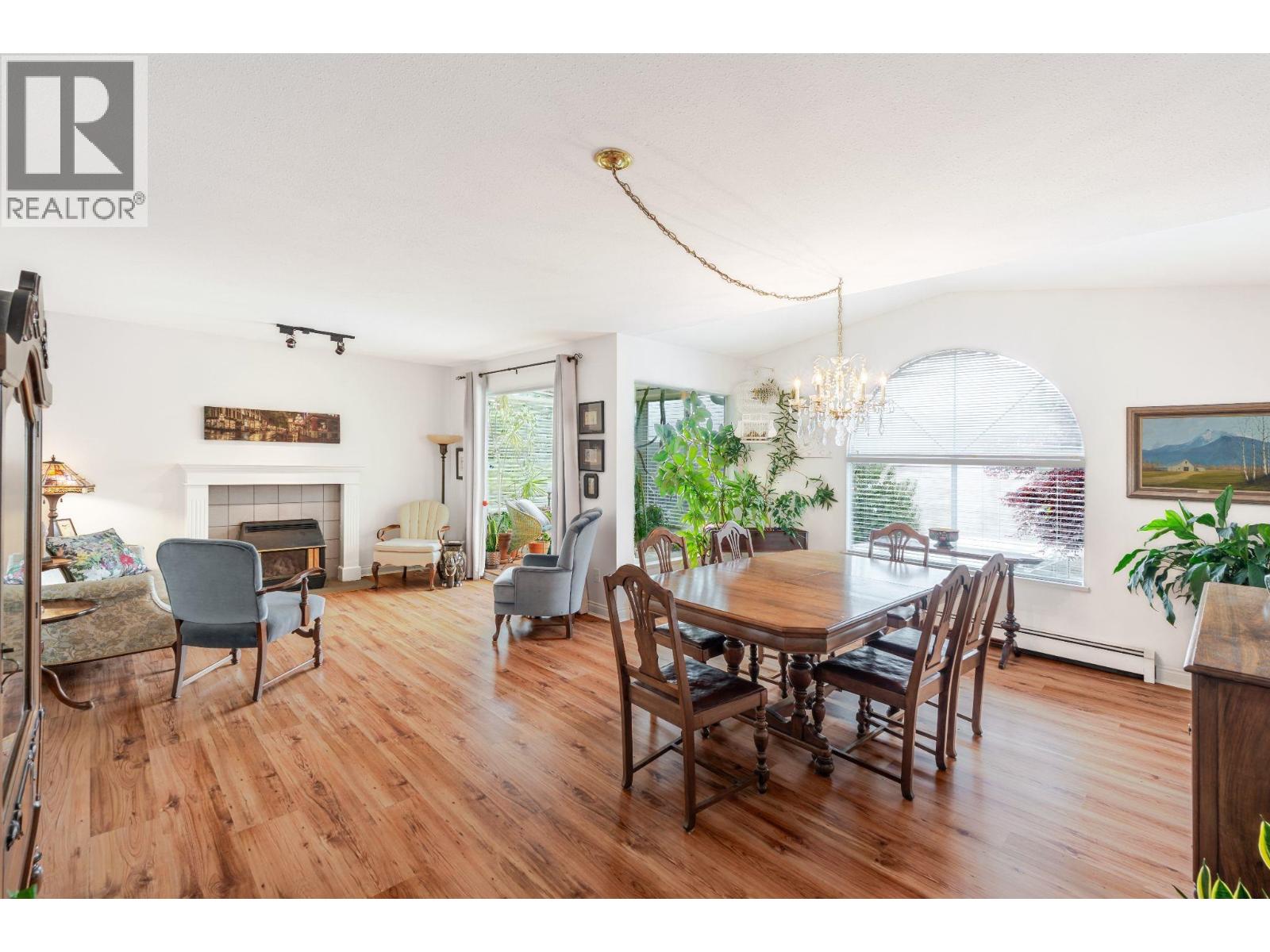 3298 Mahon Avenue, North Vancouver, British Columbia  V7N 3T5 - Photo 3 - R3123999