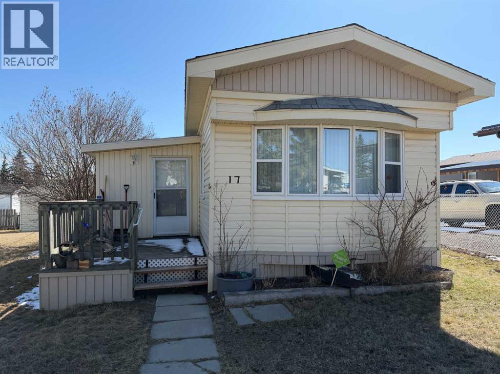 17, 5211 55 Avenue, Rocky Mountain House, Alberta