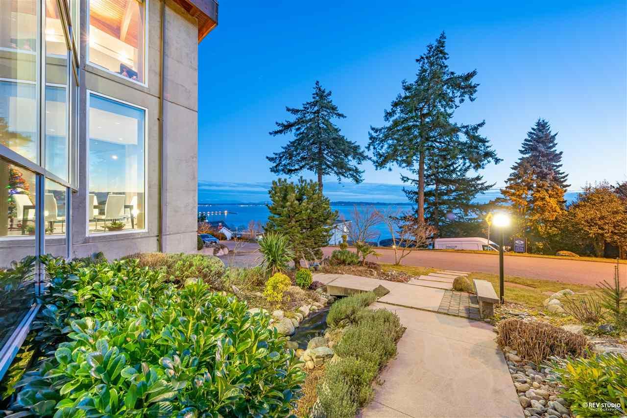 14523 Magdalen Avenue, White Rock, British Columbia  V4B 2X5 - Photo 3 - R3124036