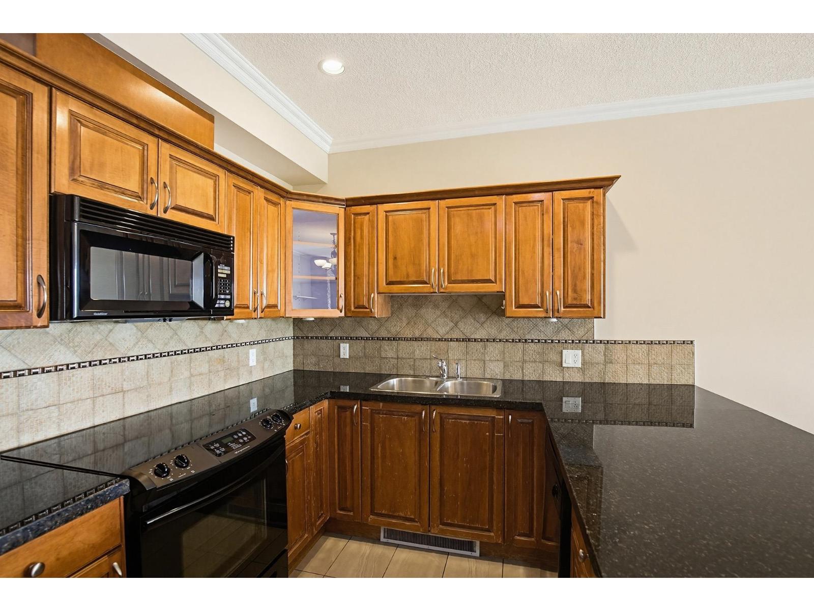 A120 33755 7th Avenue, Mission, British Columbia  V2V 0A4 - Photo 2 - R3123908