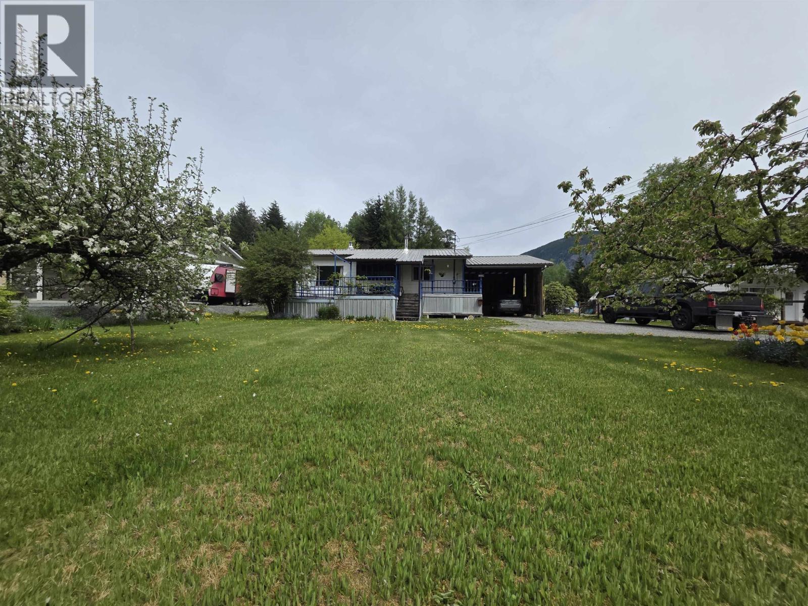 3940 Old Lakelse Lake Drive, Terrace, British Columbia  V8G 3V1 - Photo 2 - R3124021