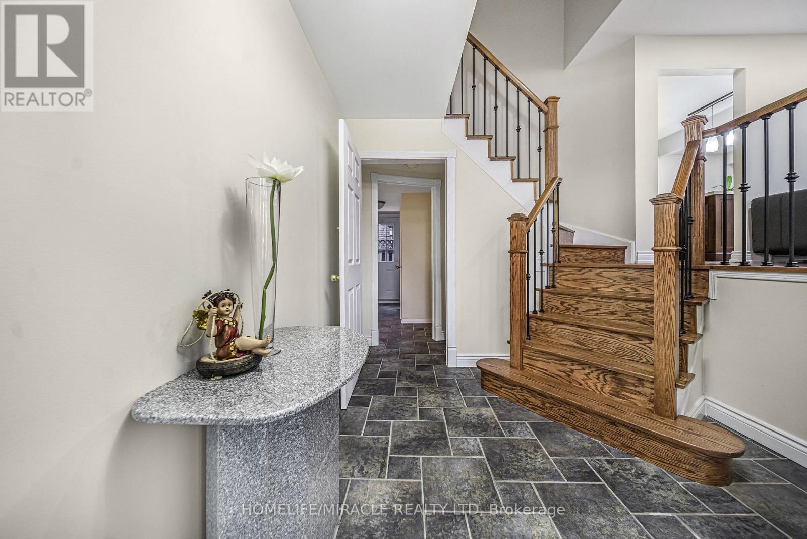 38 River View Drive, Brampton, Ontario  L6W 2E5 - Photo 15 - W13131214